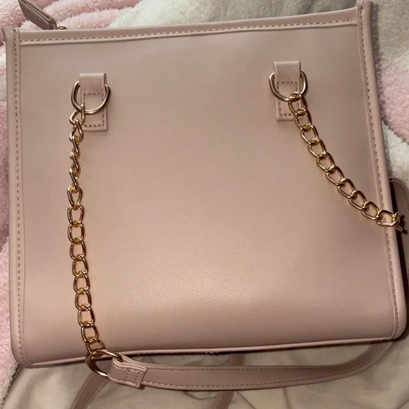 Ardene Quilted Pale Pink Shoulder Bag with Gold Hardware - Picture 4 of 5